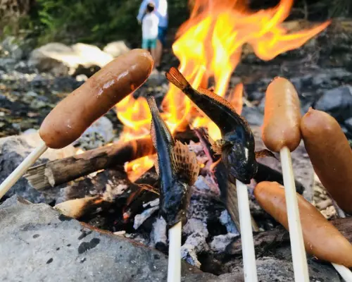 【東京・あきる野】手ぶらでOKデイキャンプ！焚き火・BBQ・鍾乳洞体験と日帰りでキャンプが満喫できるお手軽ツアー♪「秋川渓谷」