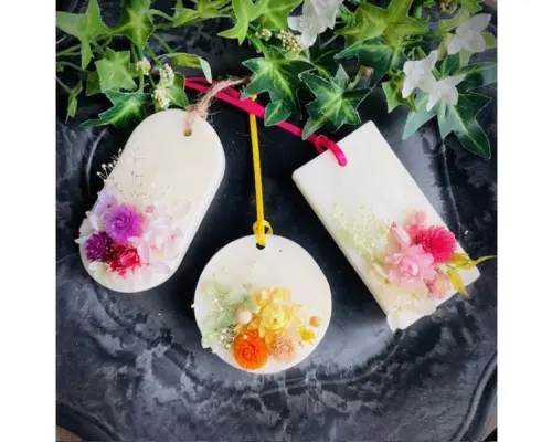 【京都駅より１５分　アロマサシェ作り】火を灯さないアロマキャンドル　ほんのり香るアロマワックスが３つも作れる！