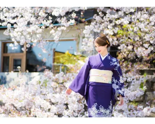 【京都，东山】和服写真拍摄！我们最受欢迎的「外景拍摄套餐」包含发型和化妆！