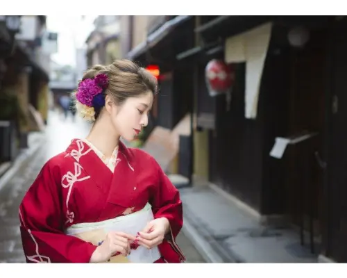 【京都，东山】和服写真拍摄！我们最受欢迎的「外景拍摄套餐」包含发型和化妆！