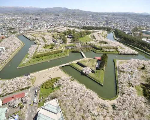 北海道賞櫻 3 日遊｜松前・五稜郭・靜內賞櫻＋溫泉名湯體驗