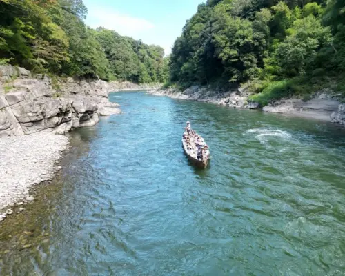 [Nagano, Iida] Take a traditional Japanese boat trip down the Tenryu River! The boatman will guide you through the traditions of Japanese boats (history, shipbuilding, and boat handling techniques)!