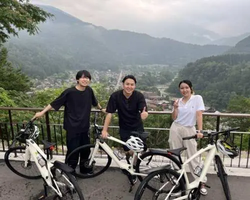 [Gifu/Shirakawa-go] Explore the nature-rich World Heritage site "Shirakawa-go" by e-bike - Private tour limited to one group (180-minute course) - Groups and couples welcome!