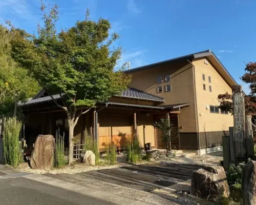 【愛知・蒲郡市】抹茶茶碗・陶芸体験～1グループ貸切で「手びねり制作」貸切でじっくり楽しめる！