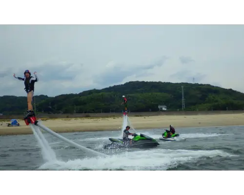 【愛知・三河湾・西尾】海から水圧で飛ぶ！フライボード体験　お1人さまＯＫ