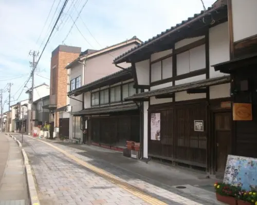 【富山・五箇山】越中の小京都 城端 を楽しむ歩き旅（４時間コース）