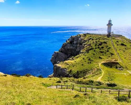 您可以選擇半日遊或一日遊！五島市和福江島觀光巴士之旅 | 教堂、武士宅邸、風景優美的海灘和熔岩海岸（長崎縣五島市）