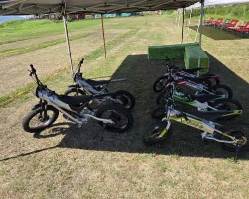 NEW!　大阪舞洲　大阪湾を望みながら、電動キッズモトクロスバイク体験！　5歳～小学生