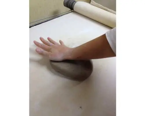 【大阪，天王寺】陶藝體驗課程～適合所有人 「榻榻米課程（盤子和沙拉碗）」 天王寺站步行2分鐘