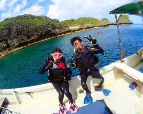 ボートでGO！青の洞窟体験ダイビング★GoPro水中写真★専属水中ガイド★自社専用ボート★餌付け体験
