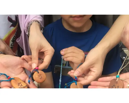 【鹿児島・屋久島】とっても簡単！屋久杉を磨いてアクセサリー作り（ストラップ、バッグチャームなど）