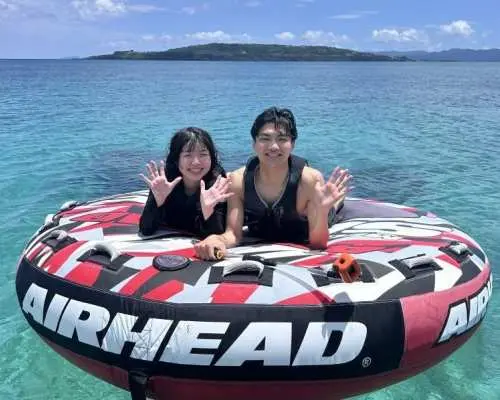 【名护市、幸仁村、古利岛】接受当日预约！海上乐趣♪ 是刺激还是惊险？选择“轻快海洋计划”，当天即可体验游乐项目！