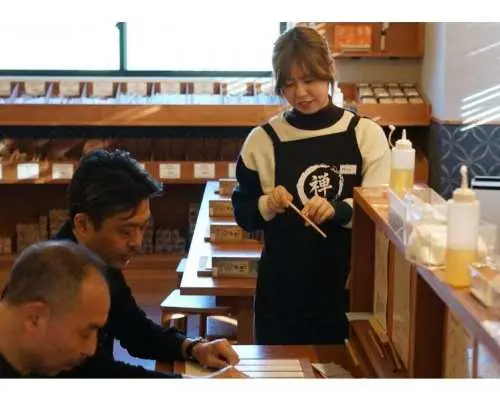 [Tokyo, Asakusa] Chopstick making experience ~ For beginners and families / Relaxed experience!