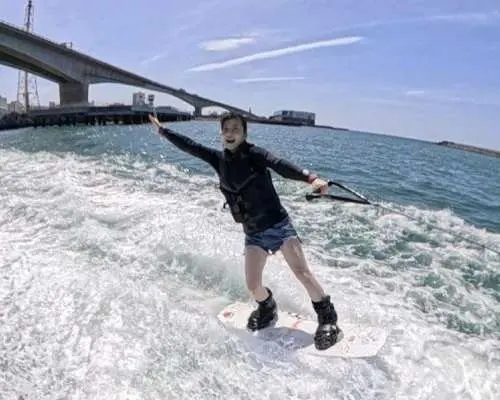 ④ [宜野湾/北谷 | 可当日预约] 选择一项活动：水上飞行器、悬浮滑板或滑水体验 | 开幕特惠，即刻享受！
