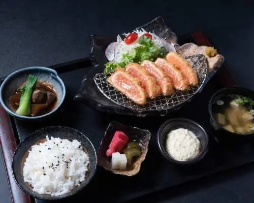 Yurijin Izakaya & Japanese DiningEkkamai | ประเทศไทย