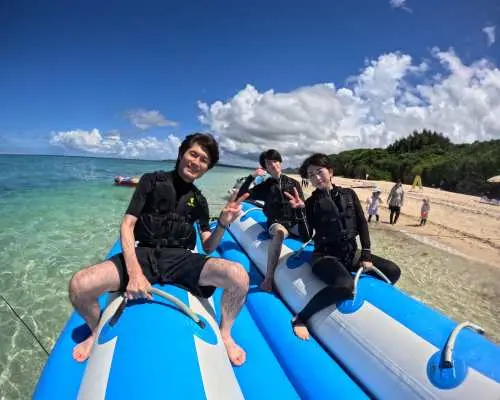 Tour nửa ngày tham quan đảo Mina, Okinawa | Bao gồm lặn biển, bơi lội, dù lượn và các hoạt động dưới nước khác | Vé phà khứ hồi & tải ảnh