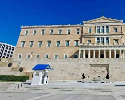 Athens: Walking Tour with Shopping, Coffee, and Snacks｜Greece