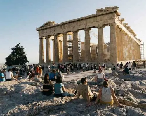 アクロポリスとパルテノン神殿：優先入場付きイタリア語プレミアムツアー｜ギリシャ