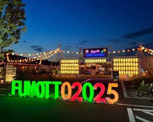 [Yamanashi, Southern Alps] Enjoy the night at fumotto! "Night Market x Night Pool x Camping Stay"