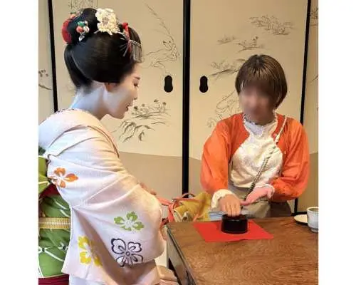 [Kyoto] Gion Maiko Close-up Interaction Experience | Dance Performances, Games, and Wagashi Culture