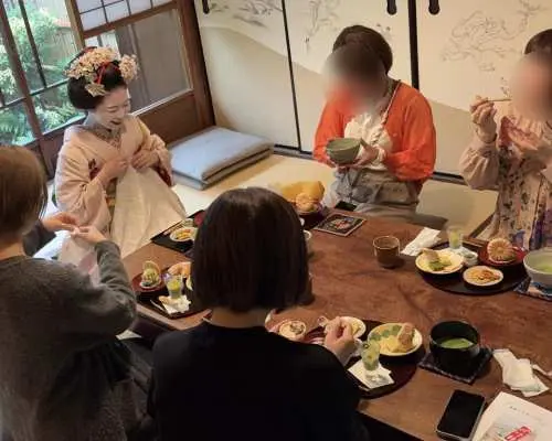 [Kyoto] Gion Maiko Close-up Interaction Experience | Dance Performances, Games, and Wagashi Culture
