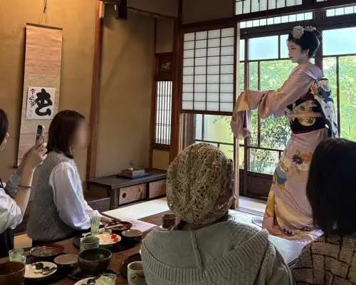 [Kyoto] Gion Maiko Close-up Interaction Experience | Dance Performances, Games, and Wagashi Culture