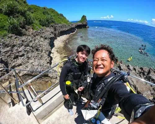 【沖縄本島/青の洞窟】1組完全貸切⭐️GoPro写真無料すぐスマホへ⭐️初めまして大歓迎⭐️不安がなくなる3つの安心