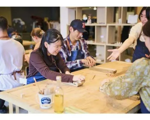 [Tokyo, Shinjuku] Chopstick Making Workshop (60 minutes) <Recommended for families, couples, and solo participants>
