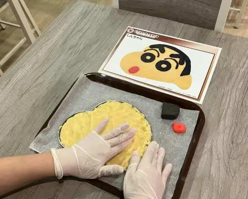 Kobe, Japan | DODEKA Giant Crayon Shin-chan Cookie DIY & Pizza Making Experience | Direct access from Kobe Sannomiya Station - Recommended for families and couples