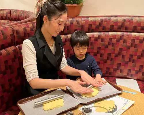 Kobe, Japan | DODEKA Giant Crayon Shin-chan Cookie DIY & Pizza Making Experience | Direct access from Kobe Sannomiya Station - Recommended for families and couples