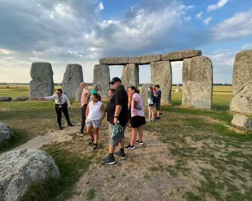 From London: Stonehenge Private Inner Circle Tour with Bath｜United Kingdom