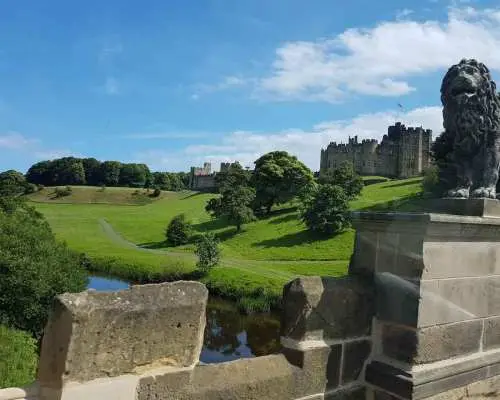 From Edinburgh: Holy Island, Alnwick Castle & Northumbria｜United Kingdom