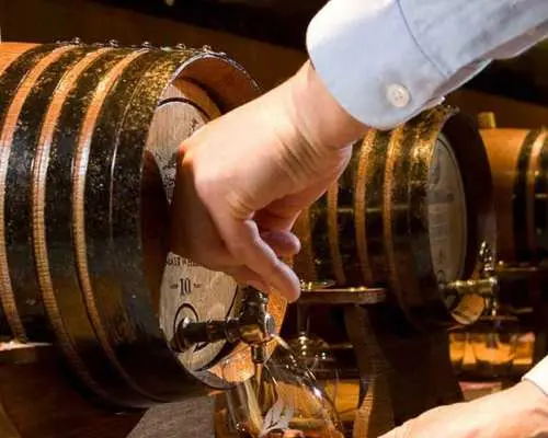 Edinburgh: Tour tham quan Stirling, Whisky và St Andrews bằng tiếng Tây Ban Nha | Vương quốc Anh