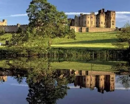 Edinburgh: Harry Potter and English Castles Tour in Spanish｜United Kingdom