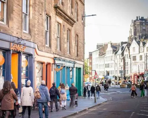 Edinburgh: Old Town Walking Tour with Holyrood Entry｜United Kingdom