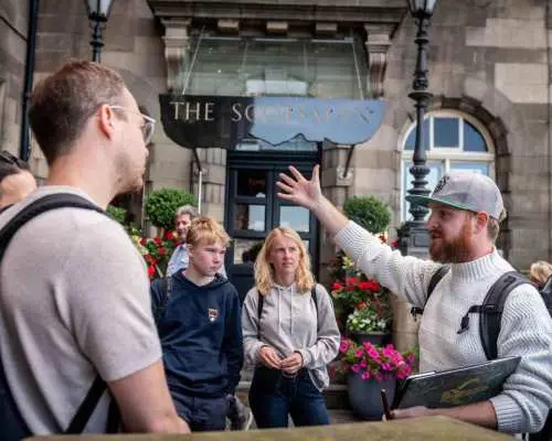 Edinburgh: Full City Tour & Johnnie Walker Whisky Experience｜United Kingdom