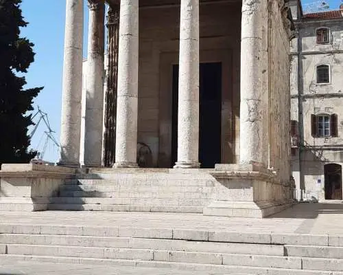 Pula: Historic Sites Private Walking Tour｜Croatia