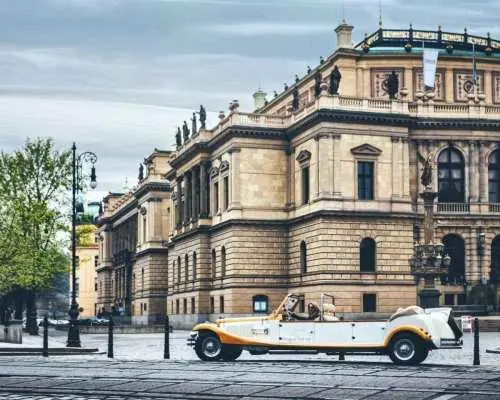 Prague: 1-Hour Vintage Car Tour｜Czechia