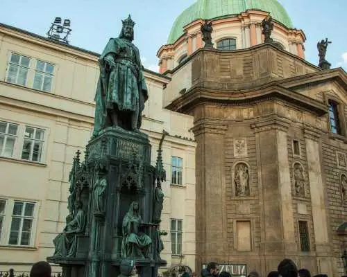 Prague Castle Tour in German – No Interiors, Includes the Golden Lane｜Czechia
