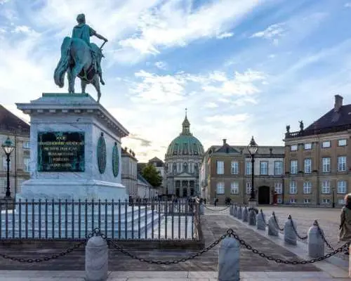 Tour riêng tham quan nhanh Bảo tàng Cung điện Amalienborg ở Copenhagen | Đan Mạch