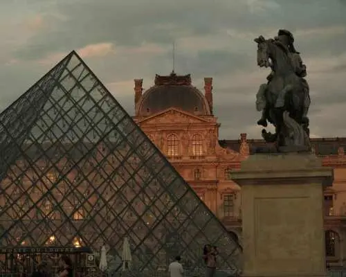 Paris By Night: 3-Hour Guided Bike Tour｜France