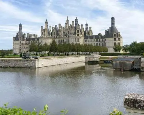 From Tours: Chambord, Chenonceau & Lunch at Family Chateau｜France