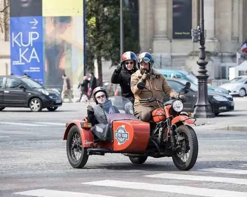 Paris: City Highlights Tour by Vintage Sidecar｜France