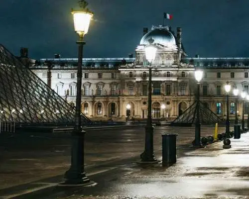 Paris: Sunrise Running and Sightseeing Group Tour｜France