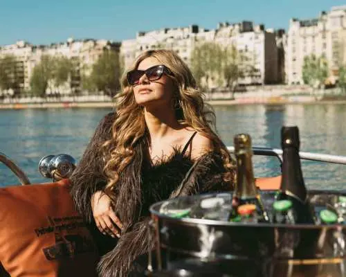 Top Private Cruises in Paris with Champagne + more surprises｜France