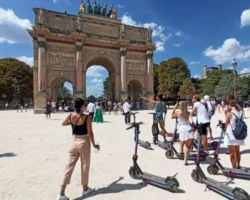 Paris: Small-Group E-Scooter Tour with a Local Guide｜France