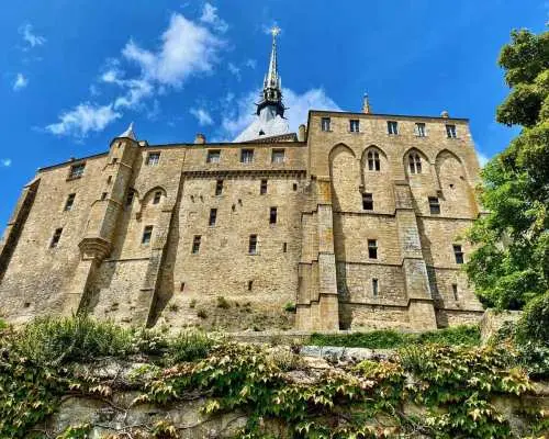 2-day Private Mont Saint-Michel, D-Day, Normandy by Mercedes｜France