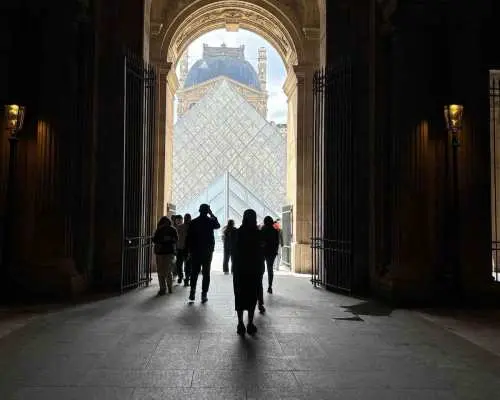 パリでの写真ワークショップ：ノートルダム大聖堂とルーブル美術館観光｜フランス