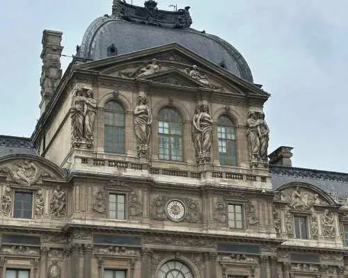 Paris: Legends and Mysteries Walking Tour with a Local｜France