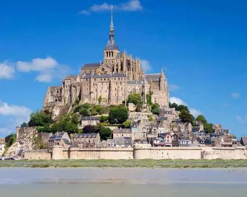 Bayeux to Mont Saint-Michel Shuttle with Abbey Tickets｜France